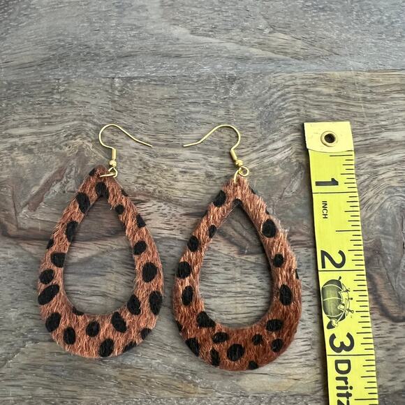 🍭6/$30 Fuzzy Cheetah Print Teardrop Dangle Drop Funky Earrings - Picture 3 of 4